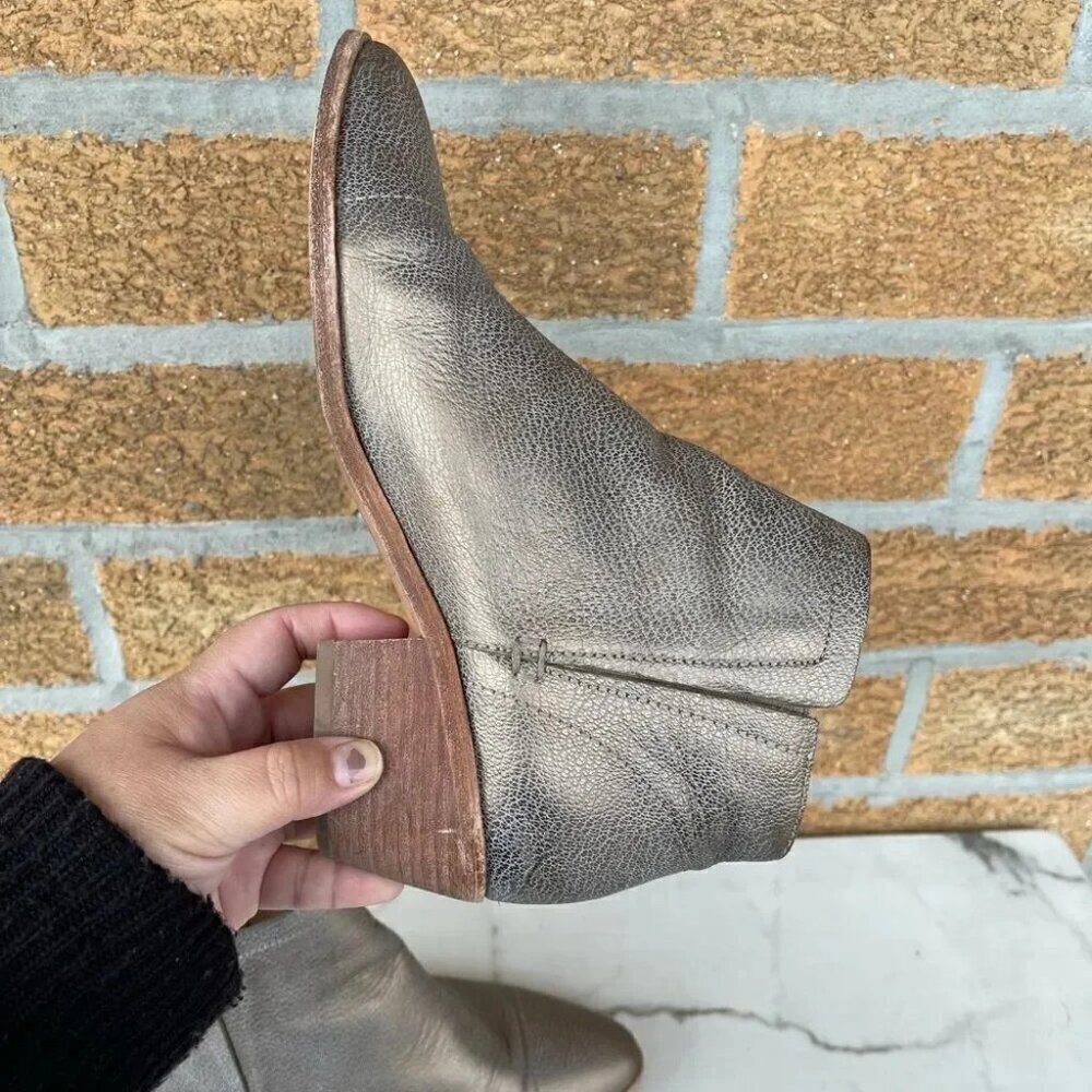 Joie Leather Metallic Gold Wood Stacked Block Heel Point Toe Ankle Boots Sz 37.5 - Picture 6 of 10